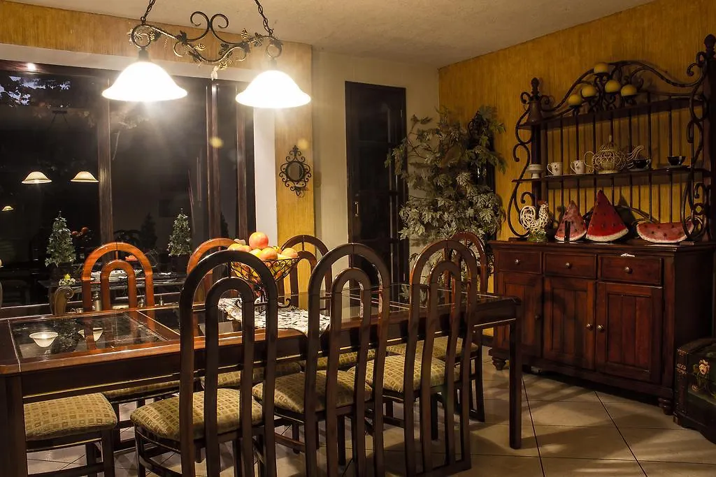 Mi Casa, Tu Casa Holiday home Guatemala City Homestay